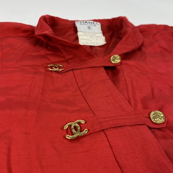 1980s Vintage Chanel Boutique Blouse Womens 42 Red Silk CC Logo Buttons Jacket